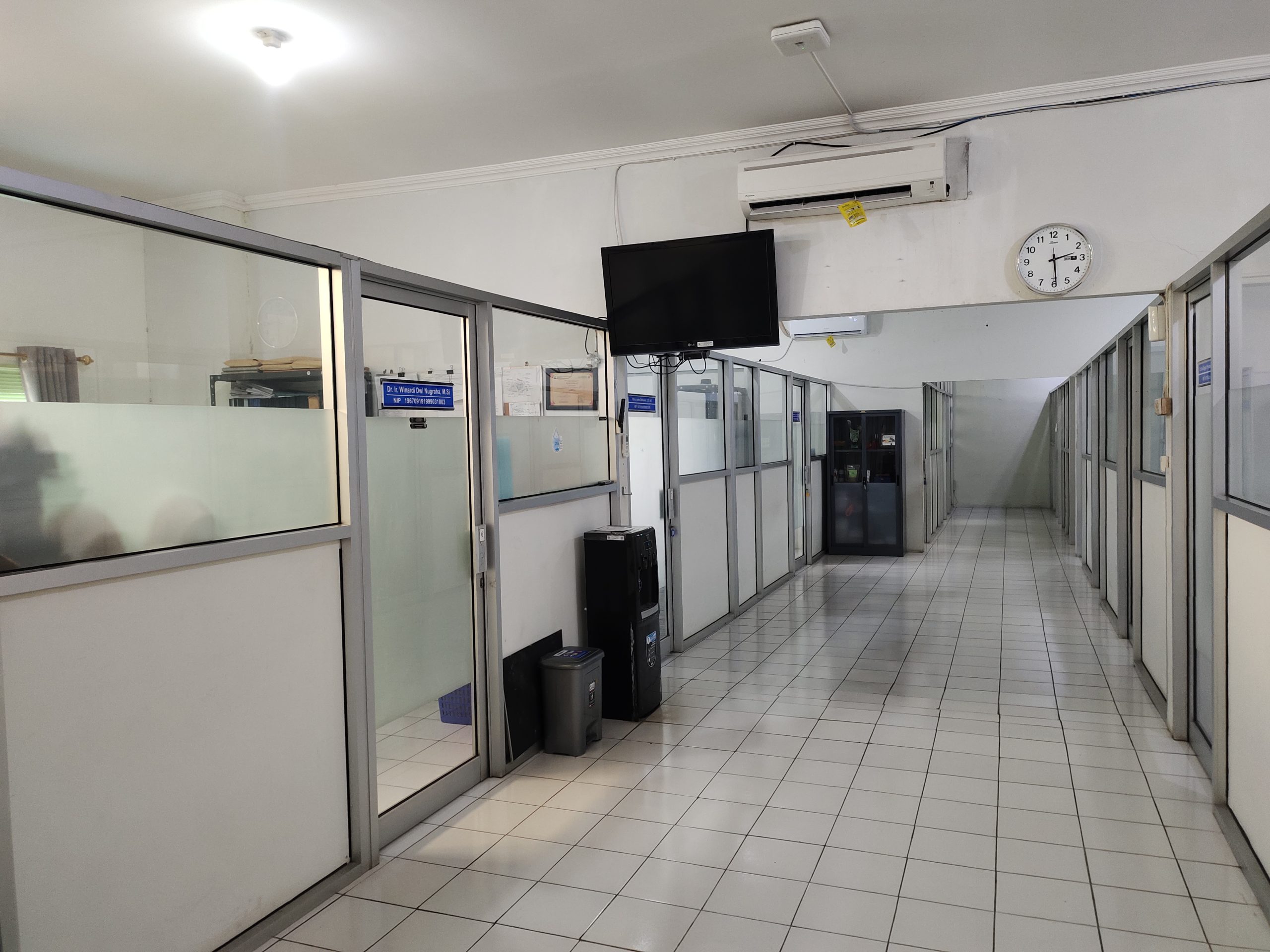 Ruang Dosen (2)