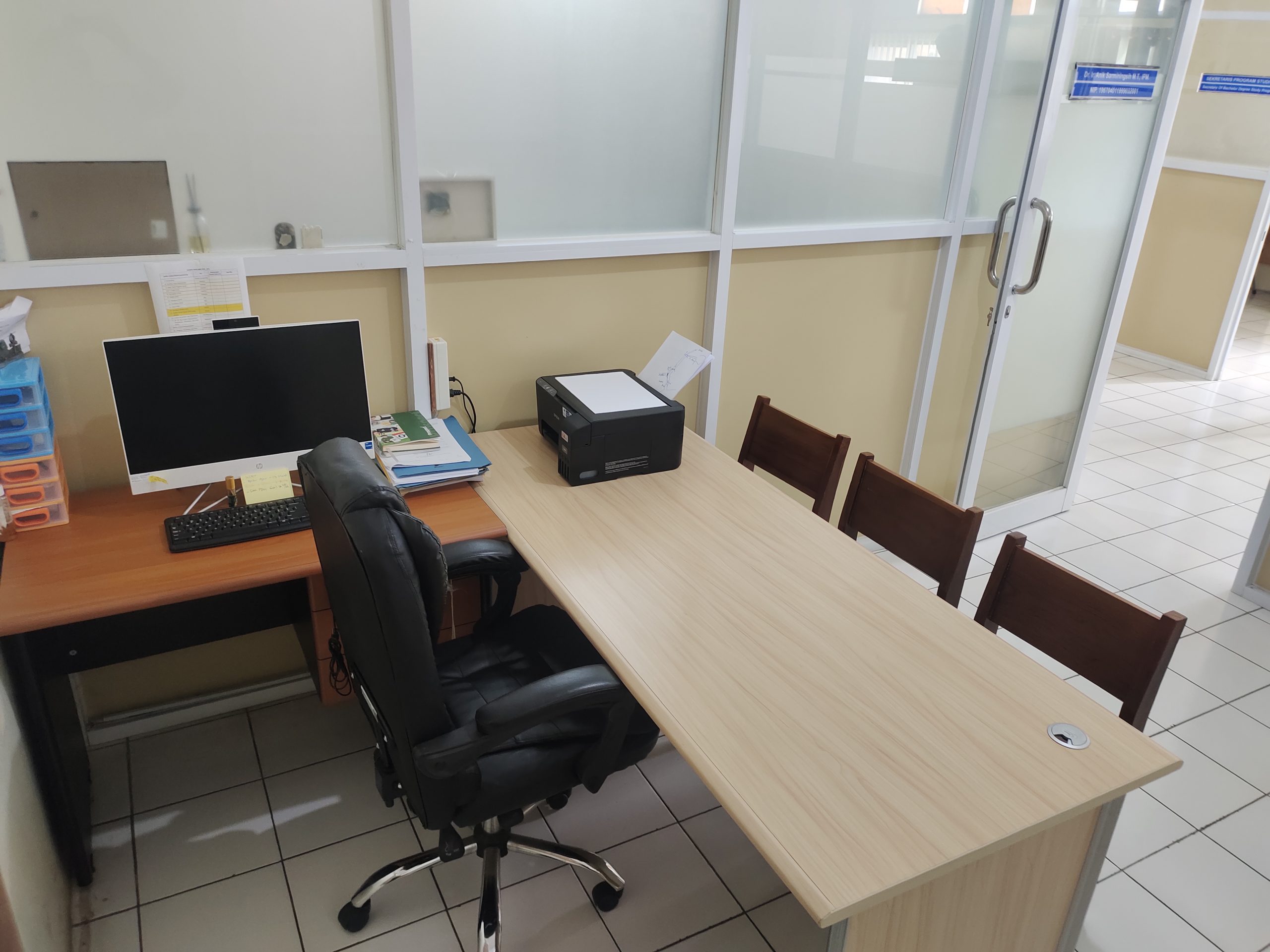 Ruang Kaprodi S2 (2)